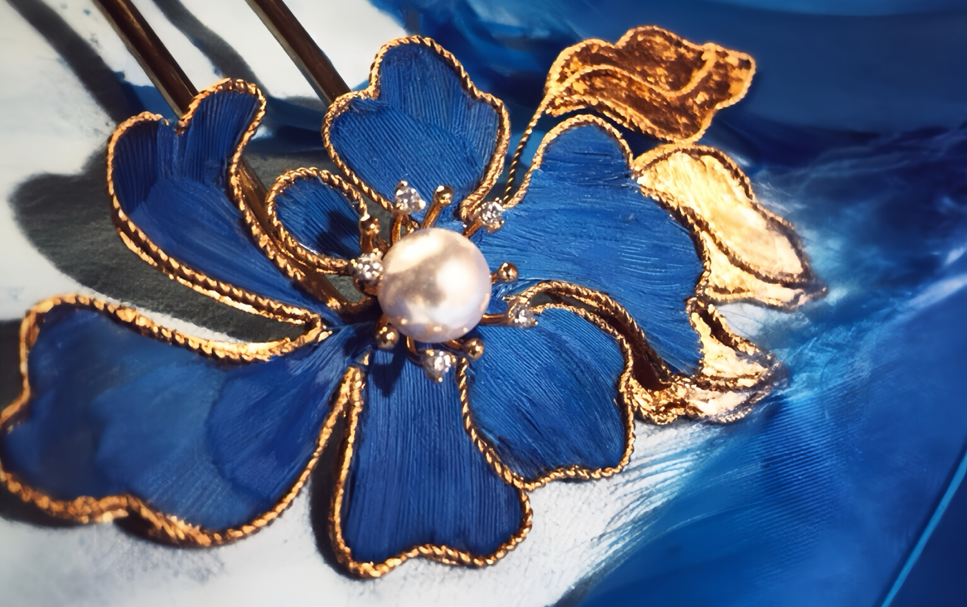 The Art of Pearl Hairpins: A Living Heritage of Eastern Craftsmanship